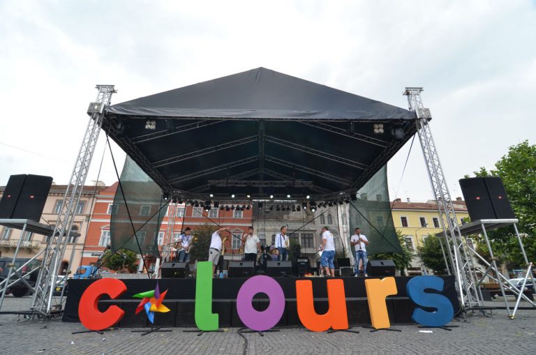 Doua scene de concerte in 2015 plaja si Depozitul de Film