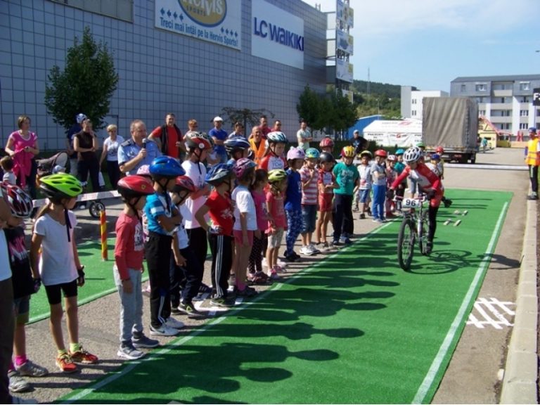 FOTO 2 PROIECTUL MICUL BICICLIST ȘI SIGURANȚA LUI ETAPA A IV A
