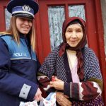 "Un zâmbet pe chipul vârstnicilor noştri" - acţiune umanitară a poliţiştilor clujeni