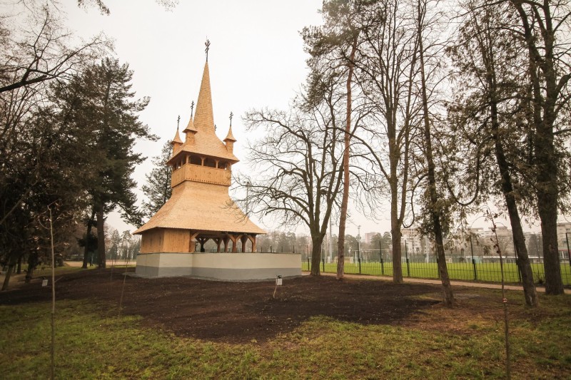 Altarul de vară din lemn din Cluj, ars din temelii acum 30 de ani, a fost inaugurat