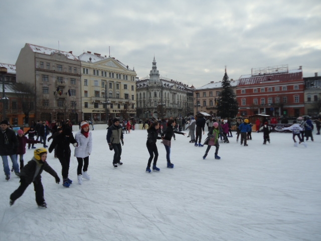 patinoar cluj intrare libera piata unirii