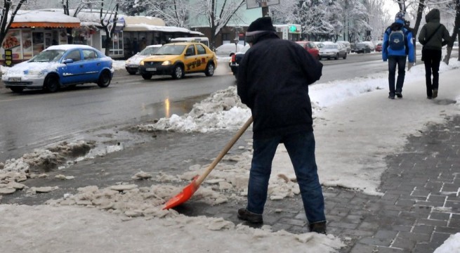 curatat trotuare gheata zapada Cluj