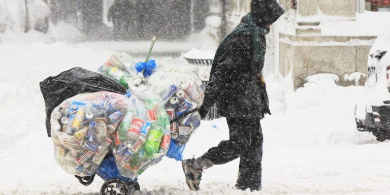 Persoanele fără adăpost din Cluj pot fi găzduite, în timpul gerului, în mai multe locaţii