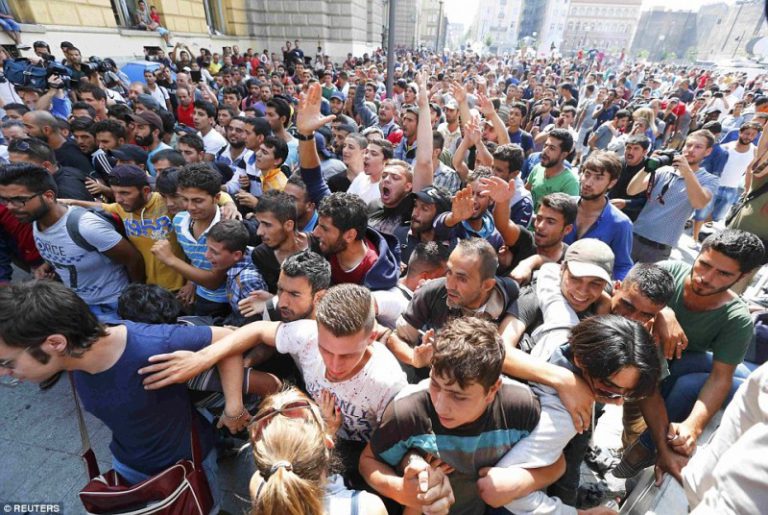 Romania va acorda peste 500.000 de lei pentru ajutorarea refugiatilor
