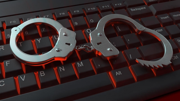 Guvernul a suspendat pedepsele reduse pentru "scriitorii" din inchisori