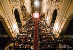 Patimile Ioanei dArc Biserica Sf Treime foto Vlad Cupsa