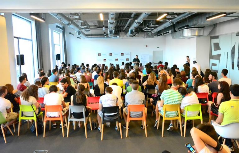 130 de liceeni găzduiți de Universitatea Tehnică din Cluj - Napoca în cadrul proiectului „Creatori de Viitor – Champions United” 4 creatori de viitor cluj