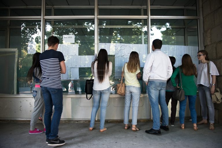 Doi elevi din Cluj-Napoca au obţinut media 10 la examenul de BACALAUREAT 2016 11 rezultate bac cluj