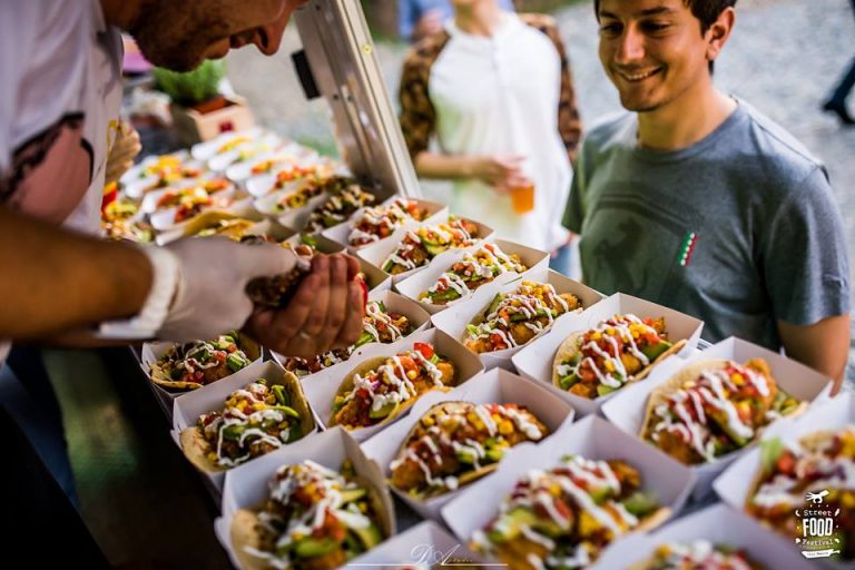 Începe Street Food Festival - Primul festival culinar în stradă din România are loc la Cluj-Napoca 4 street food festival