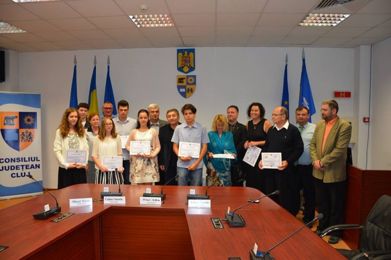 Elevii din Cluj care au obţinut 10 la Bacalaureat au fost premiaţi cu 3000 de lei 3 13770324 1011683888945226 476982206336825031 n