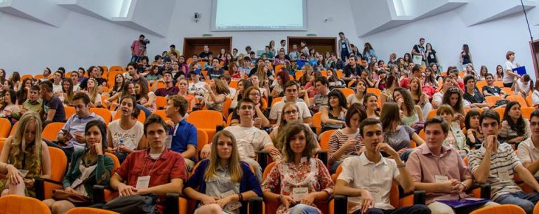 forum dezbateri academice