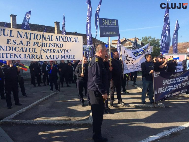 Protest la Penitenciarul Gherla! Zeci de angajaţi ANP cer demisia ministrului Justiţiei Raluca Prună (VIDEO) 8 Penitenciarul Gherla