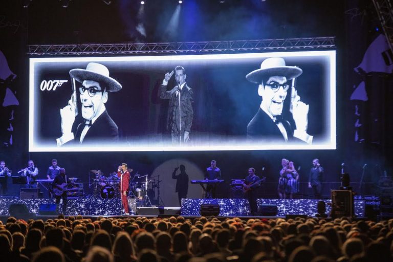 5500 de persoane au participat la primul concert de Crăciun susţinut de Ştefan Bănică la Cluj 11 stefan banica cluj