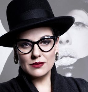 einat dan