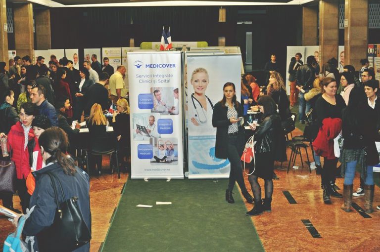 Noi oportunități de carieră la Târgul de Joburi pentru Personalul Medical de la Cluj-Napoca 4 Cariere în Alb