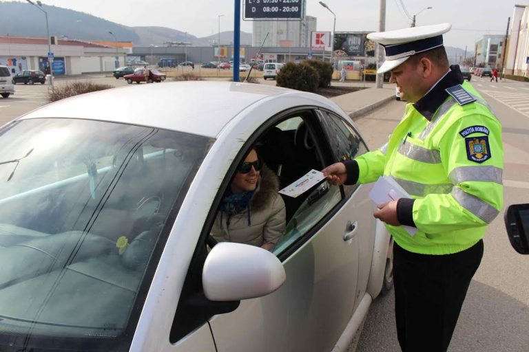 Emoţii pentru şoferiţele din Cluj! Poliţiştii le-au oprit în trafic, însă cu un alt motiv (FOTO) 1 politie 1 martie 2017 4