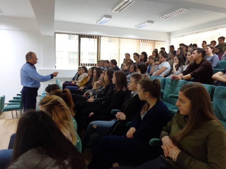 Activităţi ale poliţiştilor clujeni în "Săptămâna prevenirii criminalităţii" - FOTO 4 ăptămâna prevenirii criminalităţii