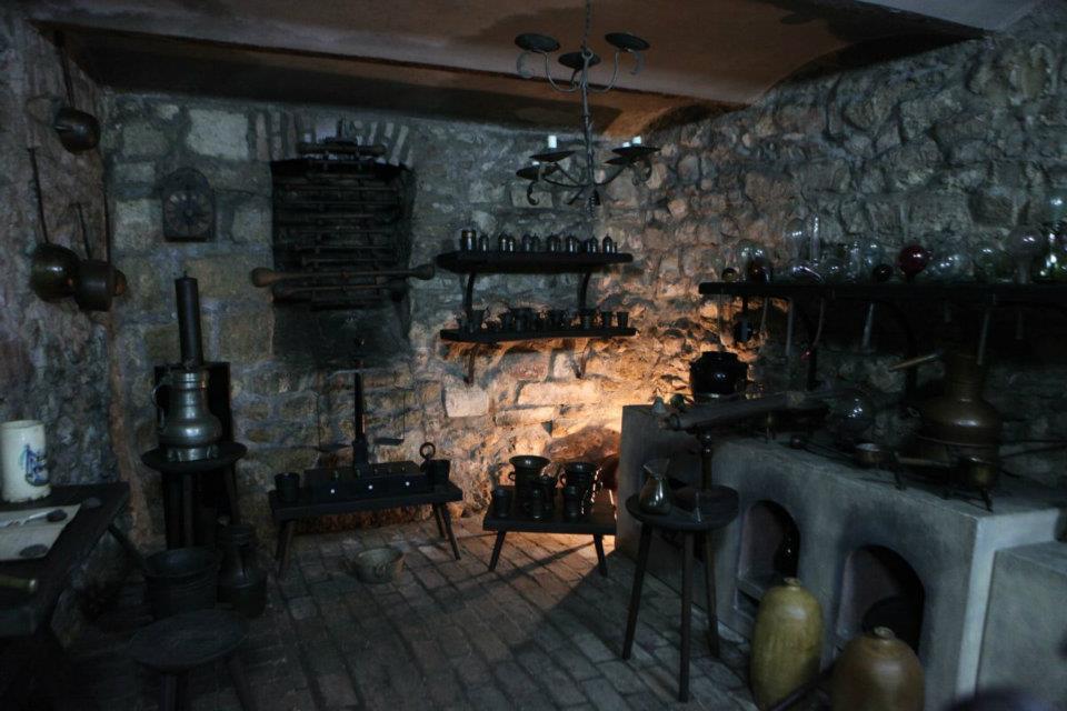 483565_318047151584529_272364993_n