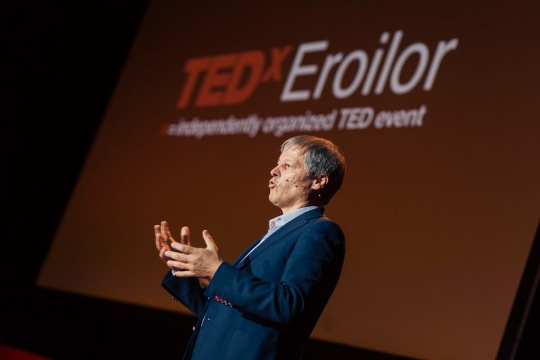 900 de persoane au participat la TEDxEroilor Challenging Tomorrow 2017 10 DacianCiolos