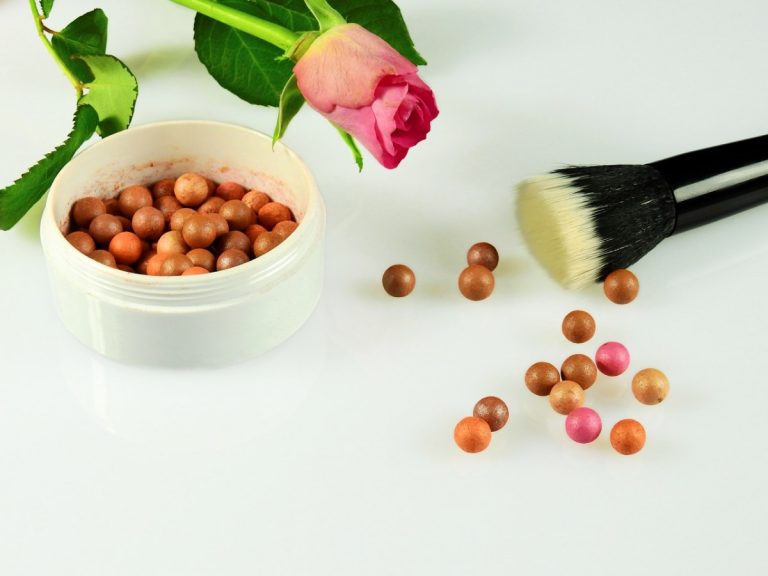 cosmetics 2109963 1280