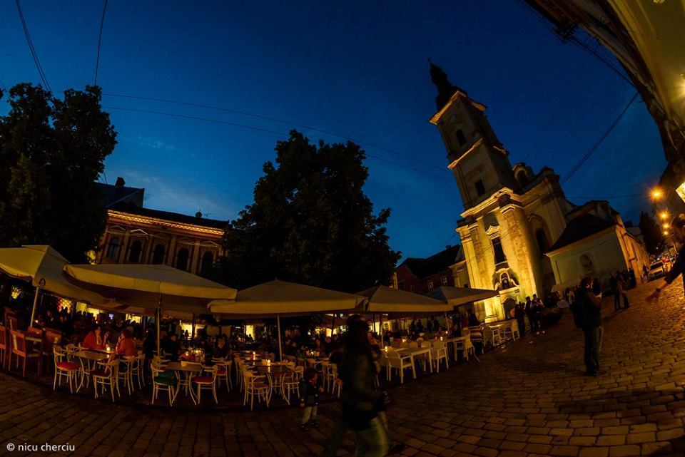 piata muzeului 2