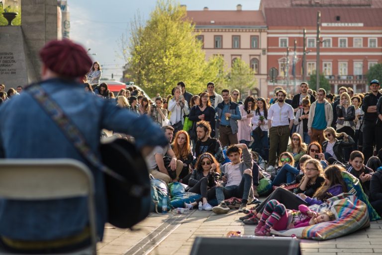 Toamna aceasta străzile vor fi din nou animate de artă la Cluj