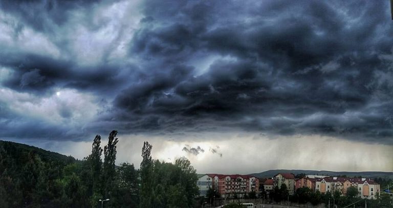 ploaie furtuna vreme nori