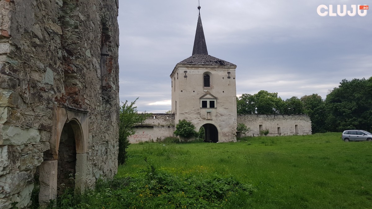 castelul kornis manastirea