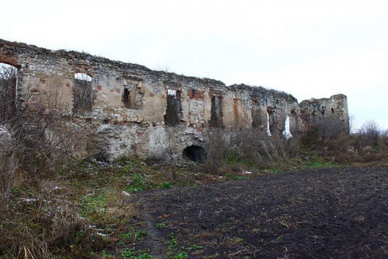 Castelul Bocskai din Aghireşu – o istorie devenită ruină 9 Castelul Bocskai din Aghireşu 2