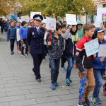 Peste 200 de copii din Cluj-Napoca au participat la un marş de sensibilizare privind numărul ridicat de accidente rutiere