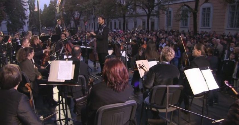 Moment inedit la Cluj. Galeria „U" Cluj a cântat pe scenă alături de o orchestră simfonică