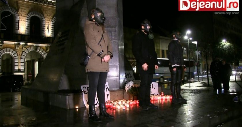 Victimele incendiului din clubul Colectiv au fost comemorate la Cluj
