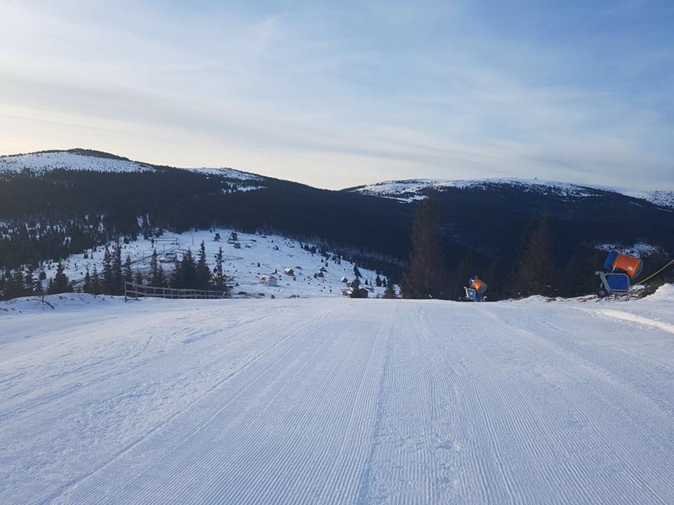 27332527_1741684765890022_28796453746812447_n