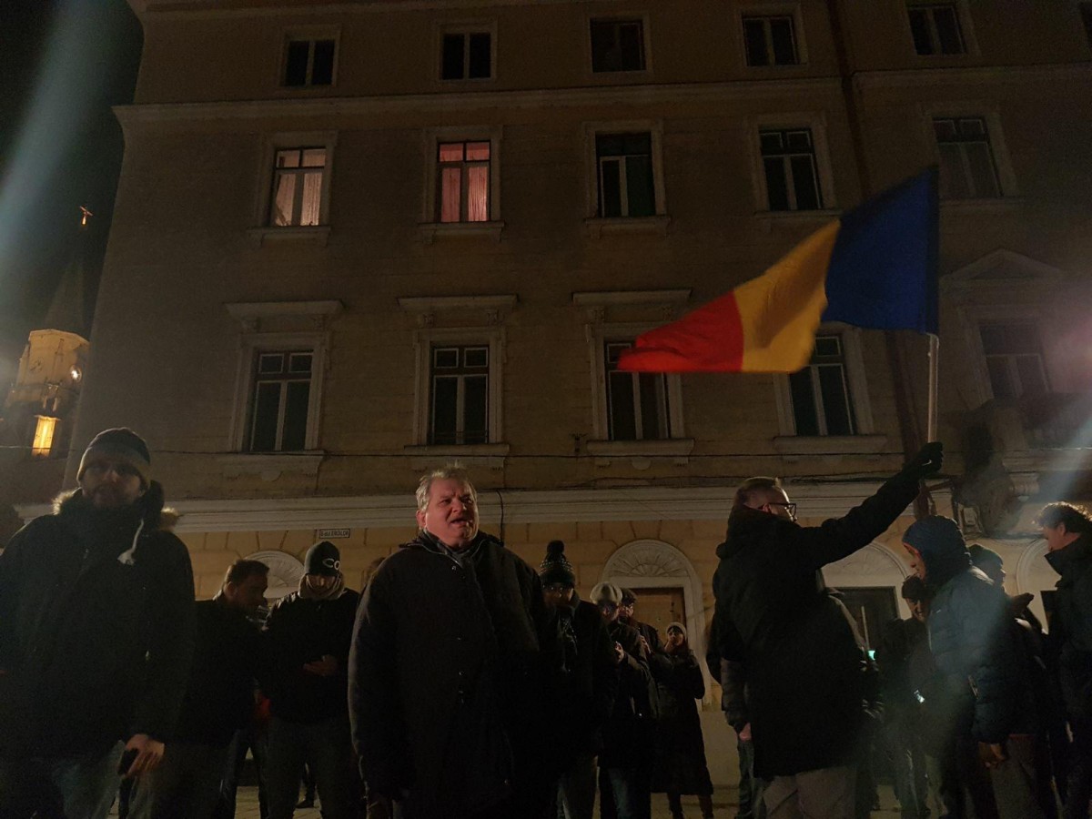 28340587_1860763937304198_190258461_o