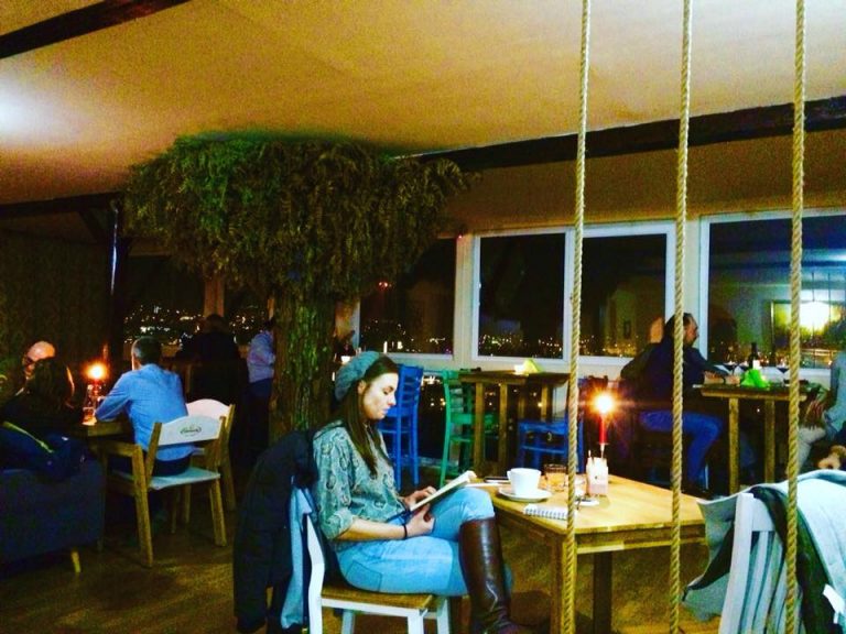 Yamba Garden - restaurantul din Cluj care promovează artiştii locali (VIDEO) 6 terasa restaurant yamba garden cluj