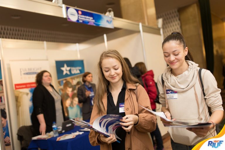 Cel mai mare târg internațional de universități din Europa de Sud-Est are loc la Cluj-Napoca