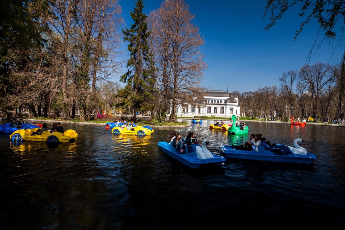 barci lacul chios cluj