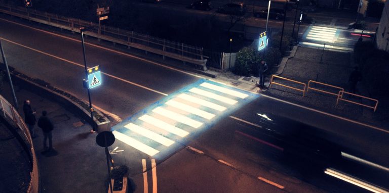 treceri de pietoni iluminate