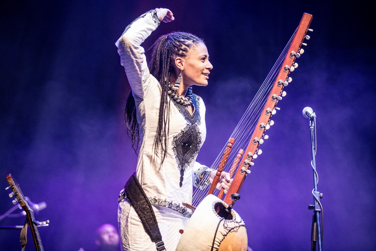 Prima cântăreață la kora din Africa, Sona Jobarteh, va concerta la Jazz in the Park