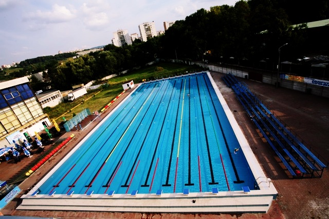 Universitatea Tehnică deschide Piscina Olimpică exterioară. De 1 Iunie, copiii au intrare liberă