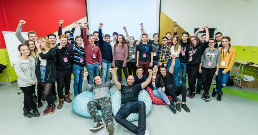 Se întâmplă în Cluj: elevi dimineața, antreprenori seara | iXperiment 2018