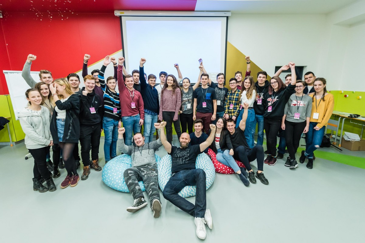 Se întâmplă în Cluj: elevi dimineața, antreprenori seara | iXperiment 2018