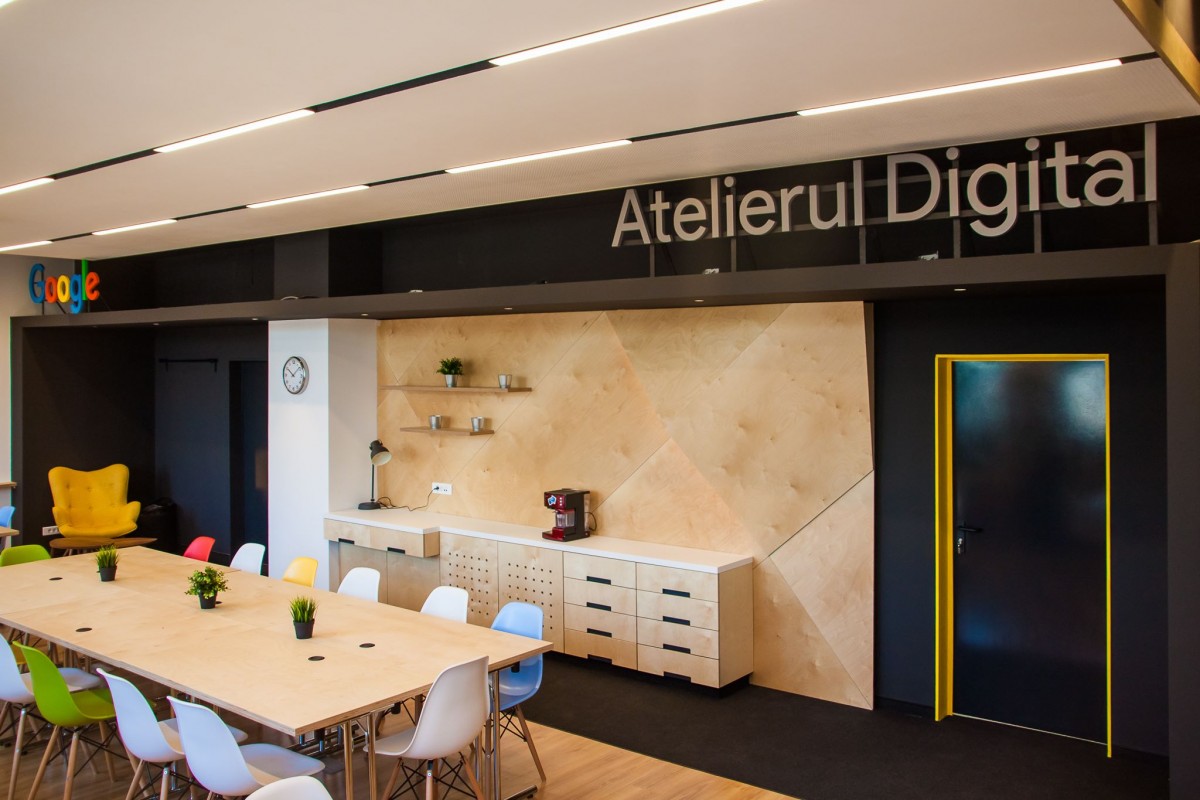 hub-ul "Atelierul digital pentru Programatori" la cluj