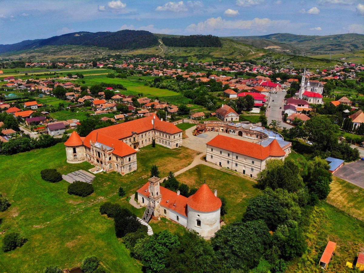 Cum este construită lumea Electric Castle Festival