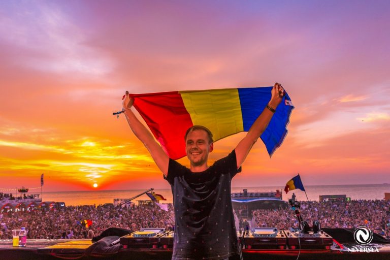 Peste 58.000 de oameni prezenţi în a treia zi de NEVERSEA | Armin van Buuren a mixat 5 ore, până la răsăritul soarelui