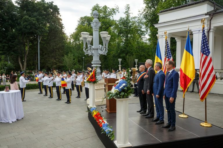 Pentru prima dată în 100 de ani, Ziua Statelor Unite ale Americii a fost sărbătorită la Cluj-Napoca şi nu în Bucureşti