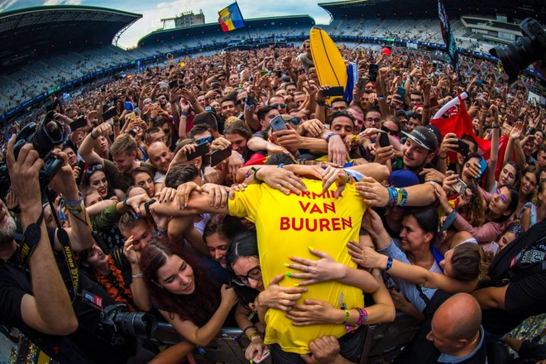 Armin van Buuren a mixat timp de 7 ore UNTOLD 2018