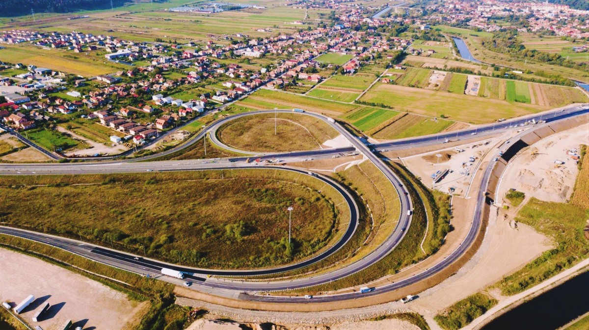 La sfârşitul lunii vom putea circula pe autostrada nouă de lângă Cluj! Lucrările la viaductul Gilău sunt aproape gata
