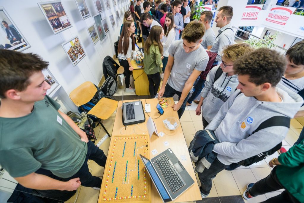 Aplicațiile viitorului, gândite și create de elevi de liceu din Cluj