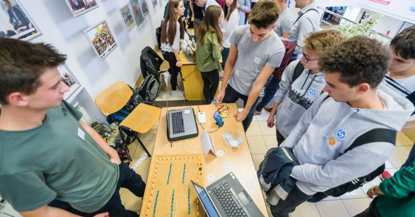Aplicațiile viitorului, gândite și create de elevi de liceu din Cluj
